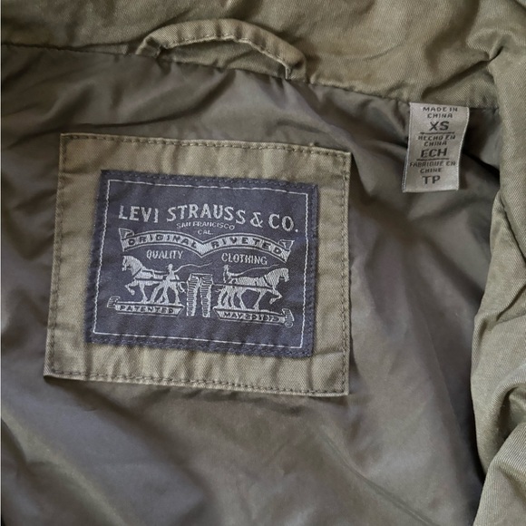 Levi's Olive Green Bomber Jacket - Picture 2 of 3
